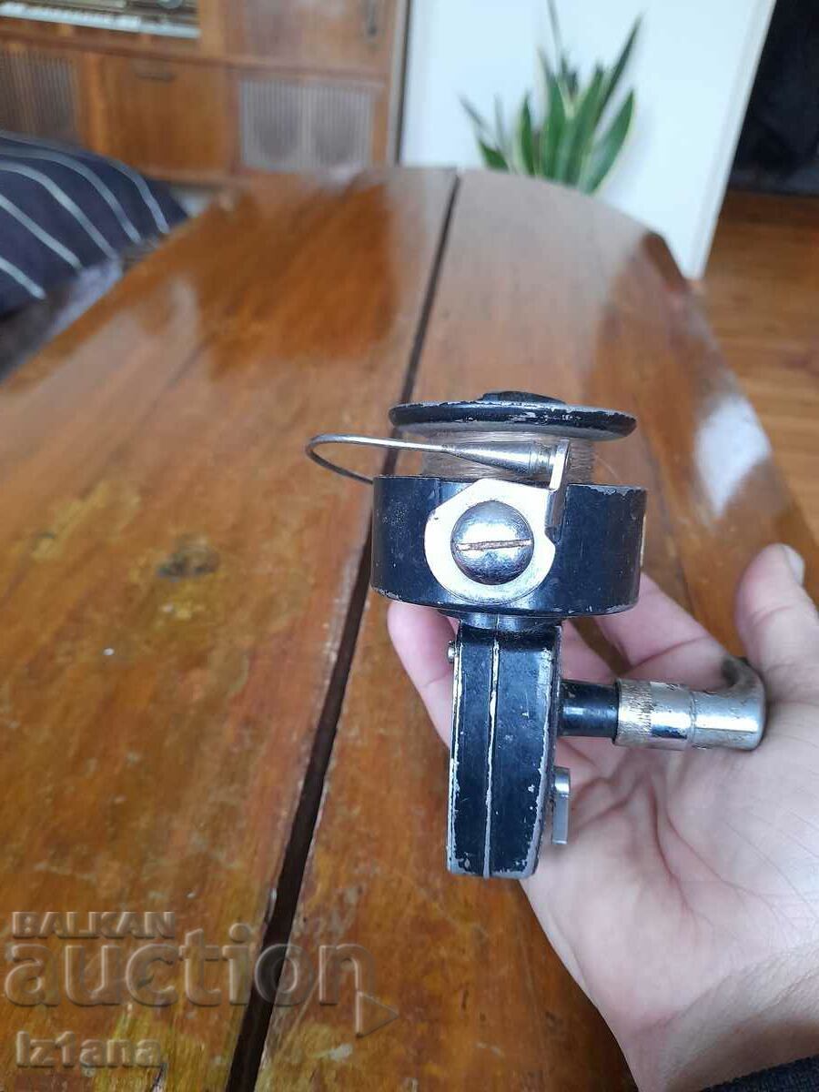 Licitație Mulinetă veche de pescuit Licitație Mulinetă veche de pescuit