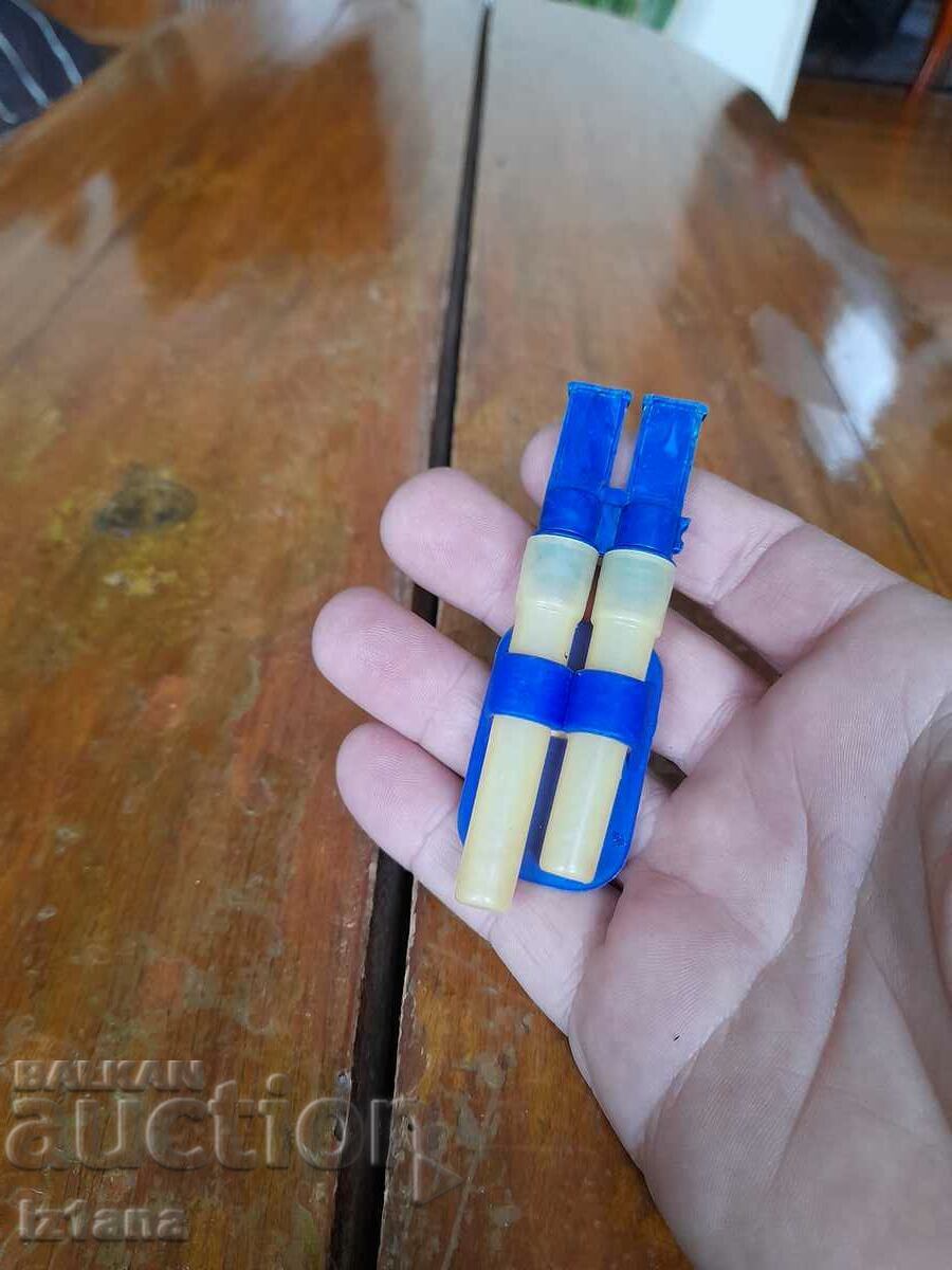 Delivery of An old children's whistle