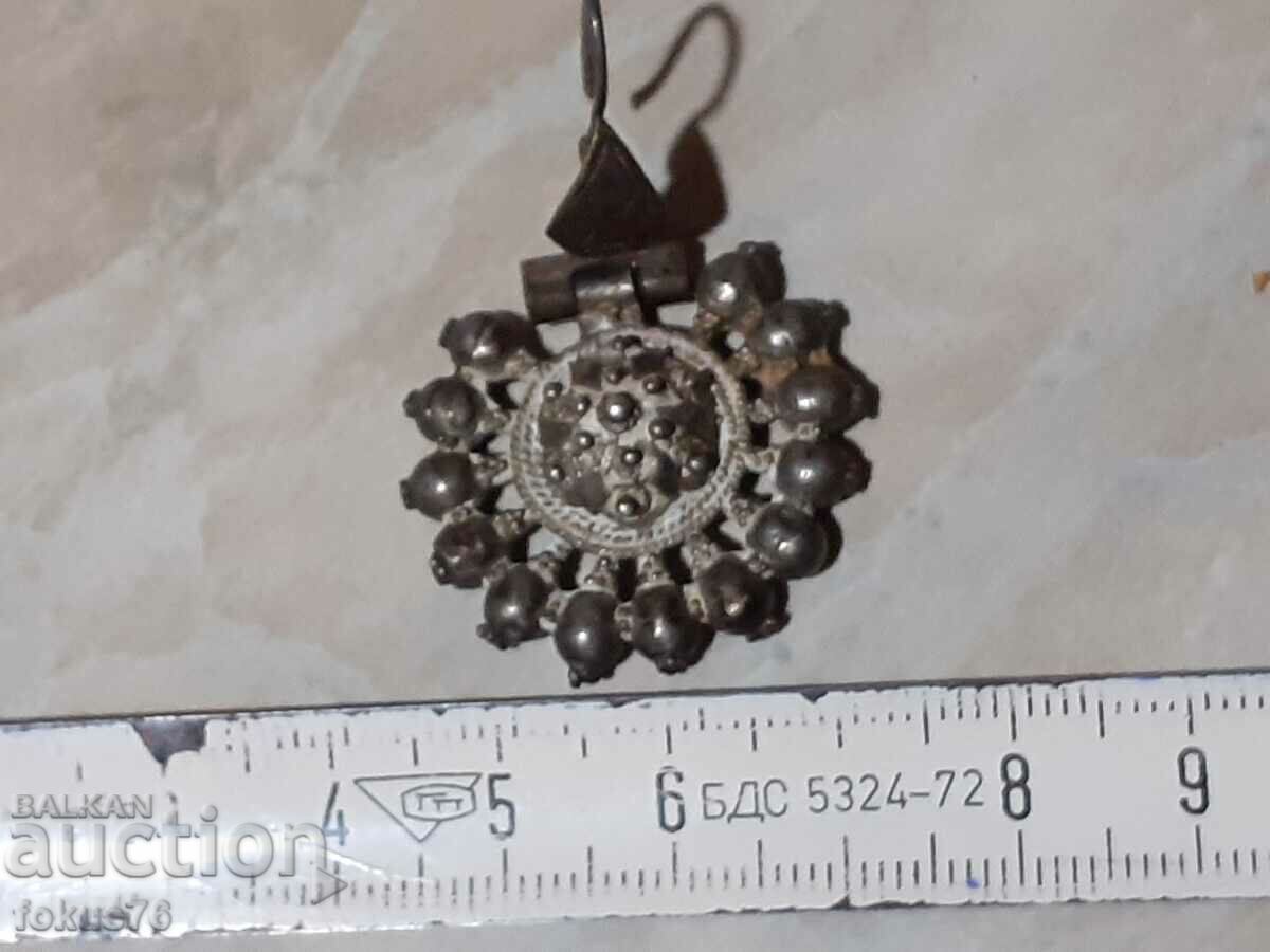 Delivery of Renaissance earring arpalia sachan silver