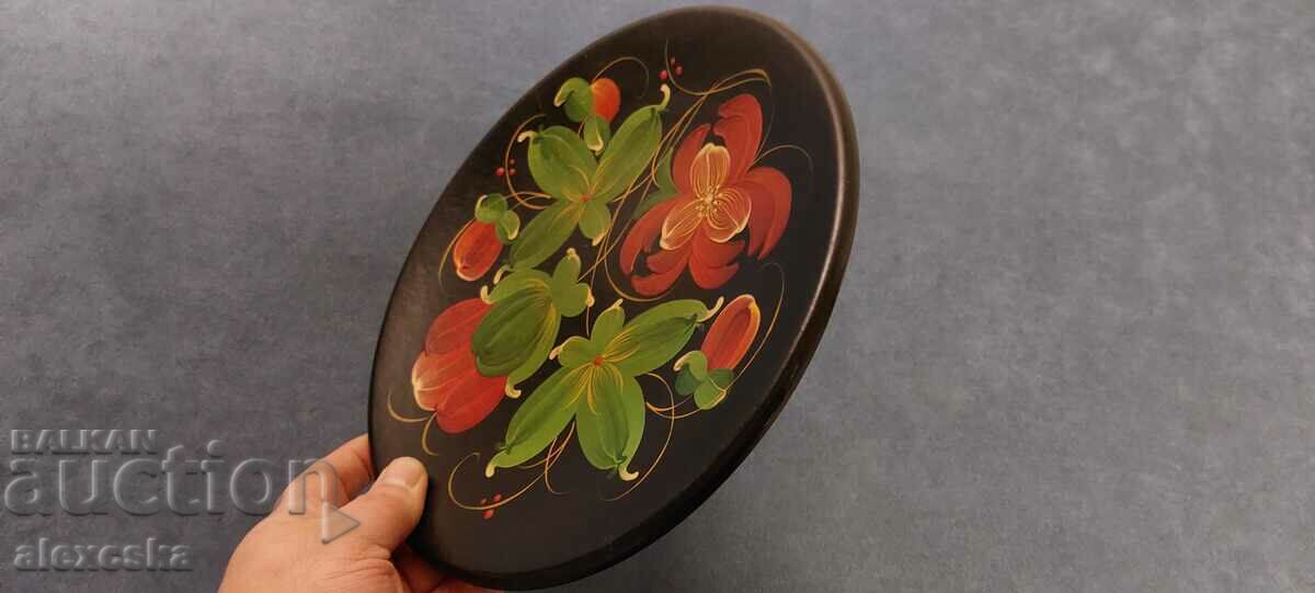 Farfurie din lemn pictata cu preț 18.00 BGN | € 9.20