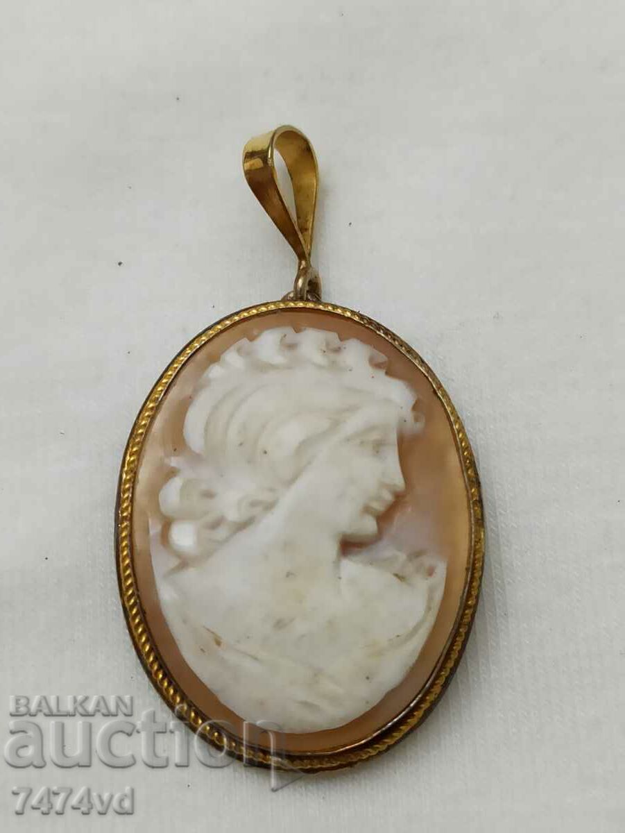 Сребърен стар  медальон-камея -сребро с позлата,маркировка
