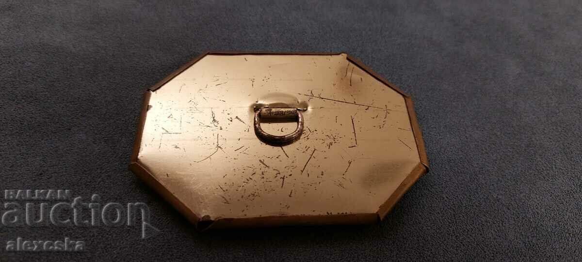 Old lady's mirror with price 14.00 BGN | € 7.16 Old lady's mirror with price 14.00 BGN | € 7.16