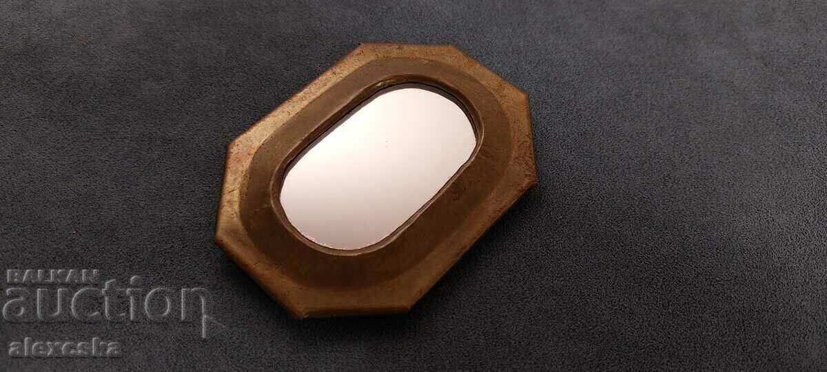 Auction Old lady's mirror Auction Old lady's mirror