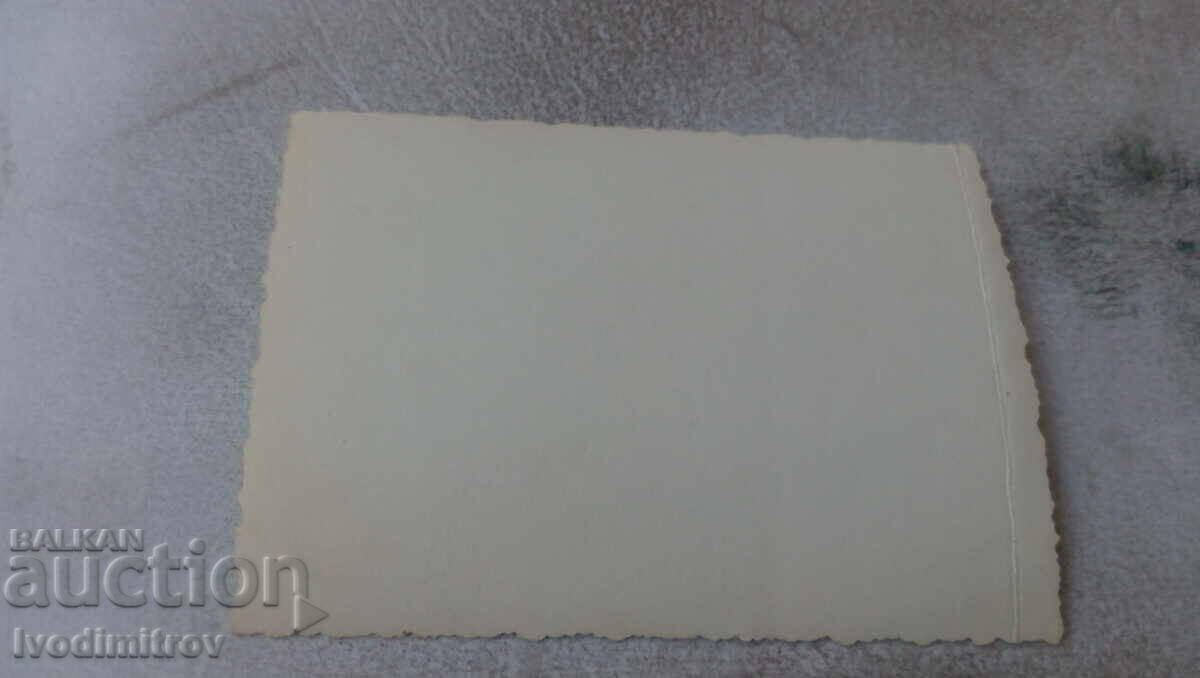 Photo Workers around a wooden table with price 1.35 BGN | € 0.69 Photo Workers around a wooden table with price 1.35 BGN | € 0.69