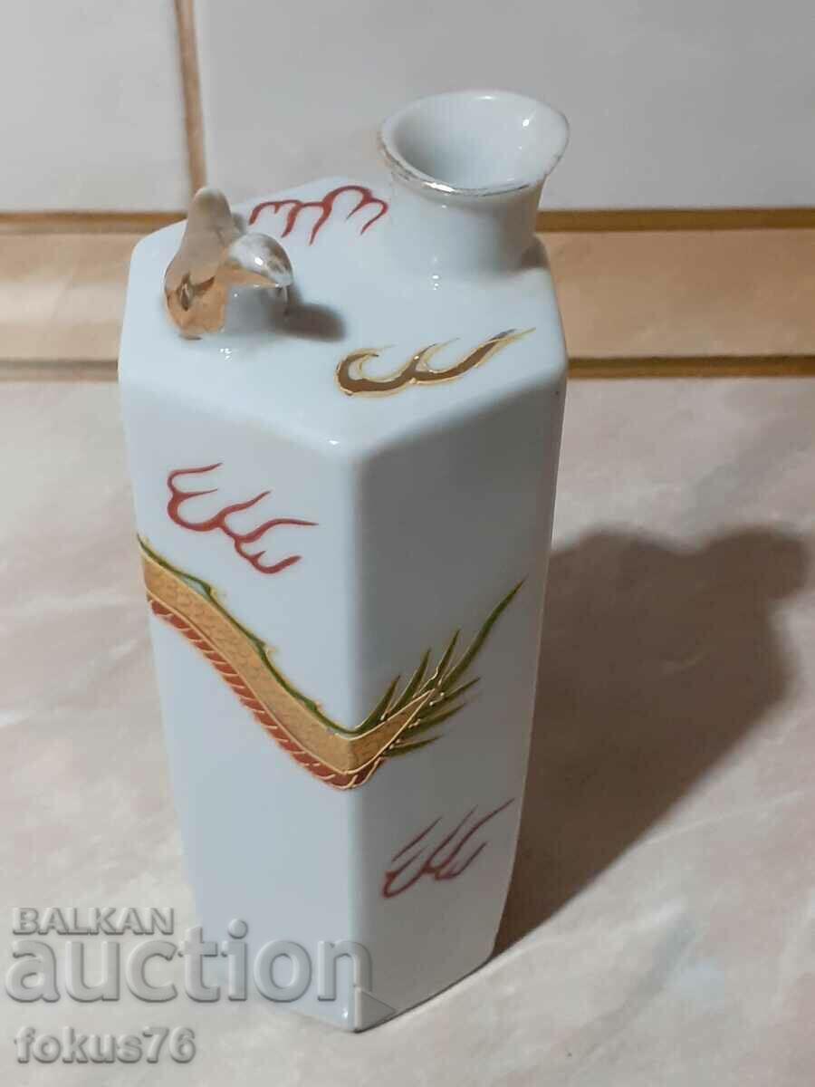 Old Japanese playing sake jug hand painted porcelain - 5 Old Japanese playing sake jug hand painted porcelain - 5