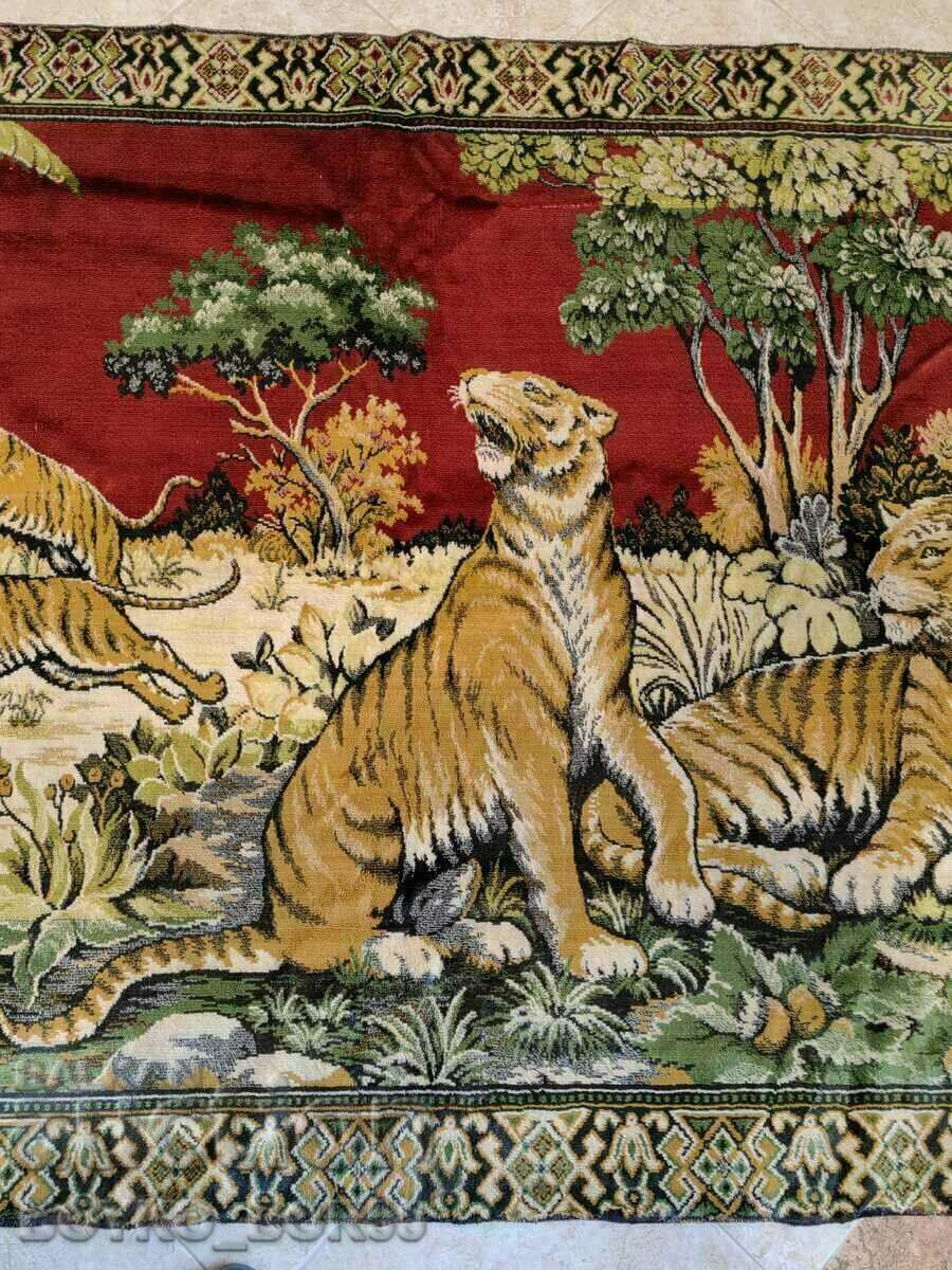 Auction Large Antique Rug Cover 180/120 Without Fringes Auction Large Antique Rug Cover 180/120 Without Fringes