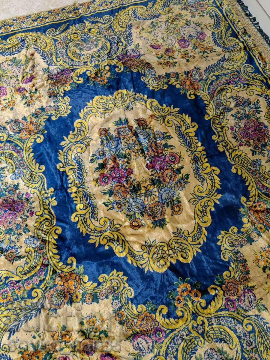 Auction Antique Plush Bedspread 235/200 With Fringe Auction Antique Plush Bedspread 235/200 With Fringe