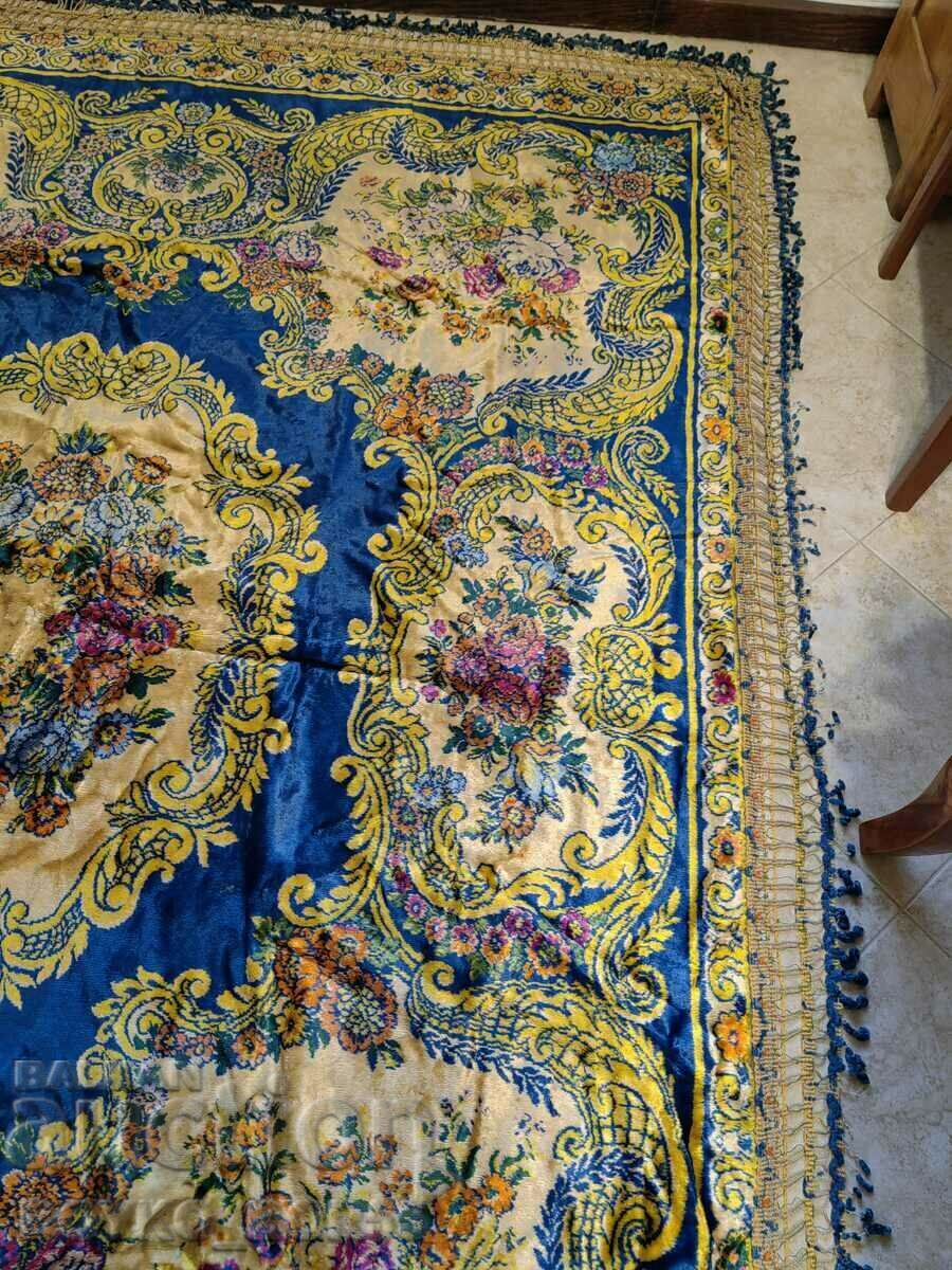 Antique Plush Bedspread 235/200 With Fringe - 5 Antique Plush Bedspread 235/200 With Fringe - 5