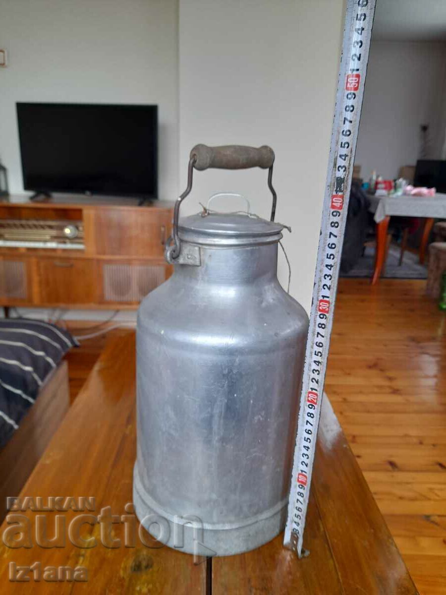 Old aluminum kettle, rubber with price 75.00 BGN | € 38.35 Old aluminum kettle, rubber with price 75.00 BGN | € 38.35