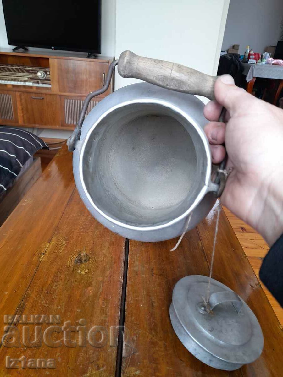 Auction Old aluminum kettle, rubber Auction Old aluminum kettle, rubber