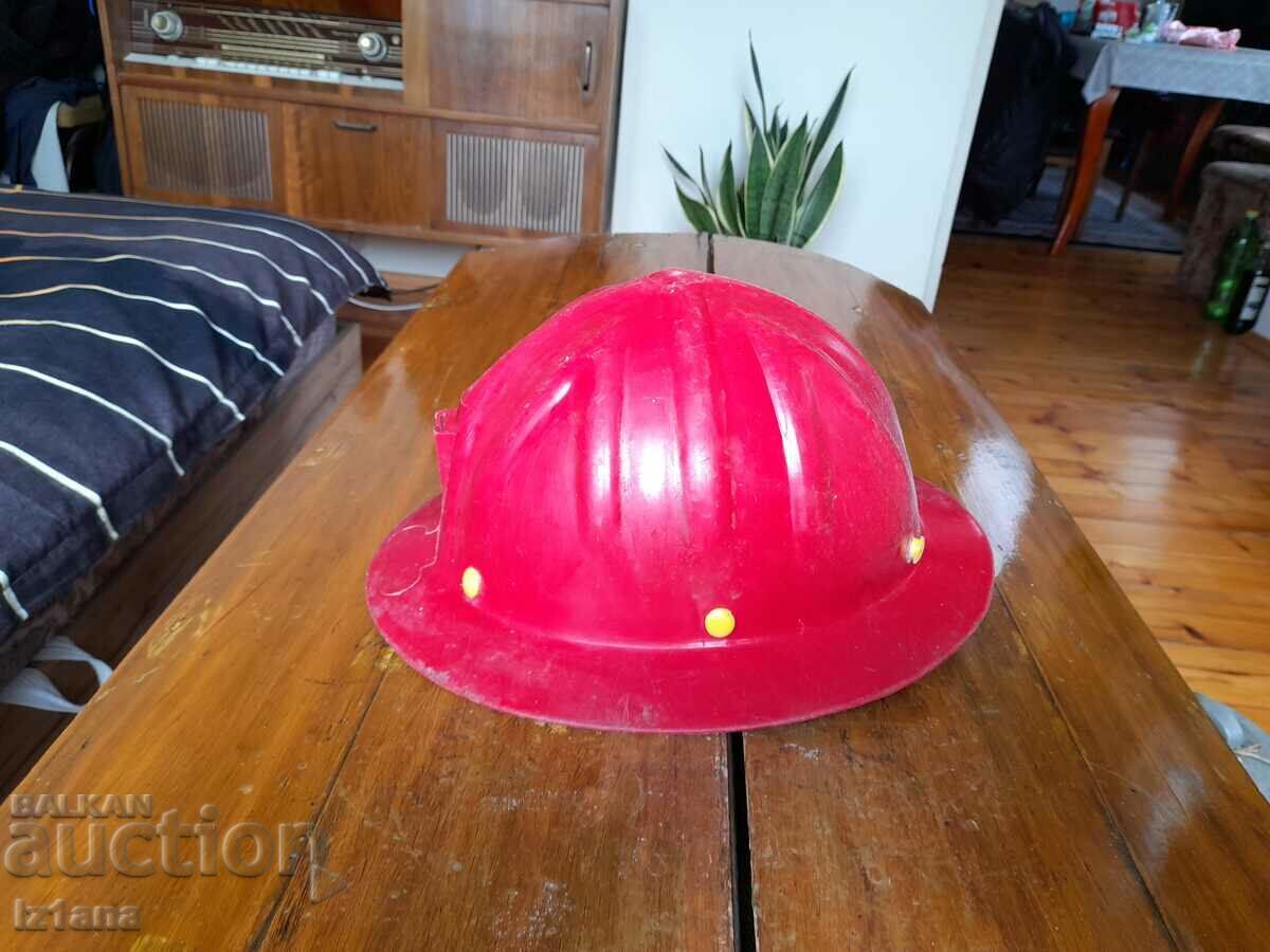 Old construction helmet with price 11.00 BGN | € 5.62