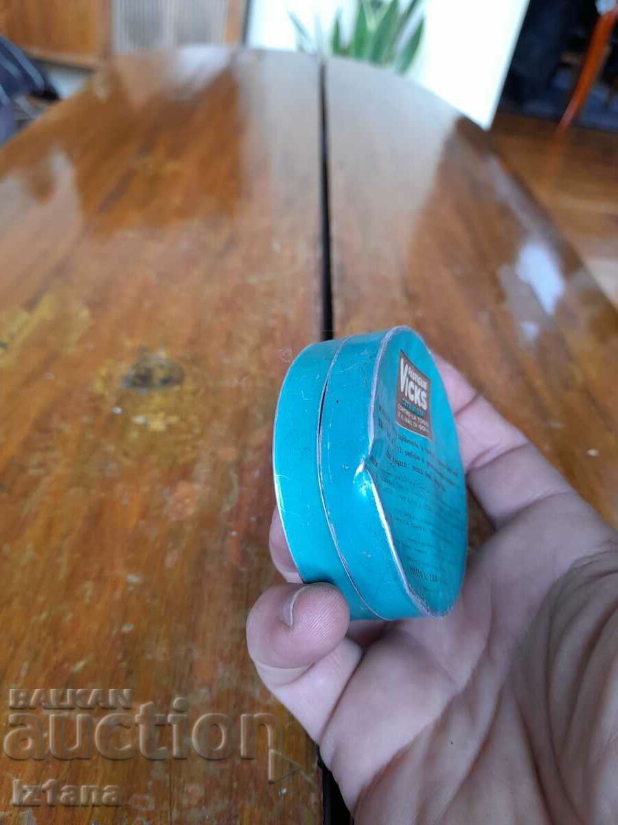 Доставка на Стара кутия Vicks Доставка на Стара кутия Vicks