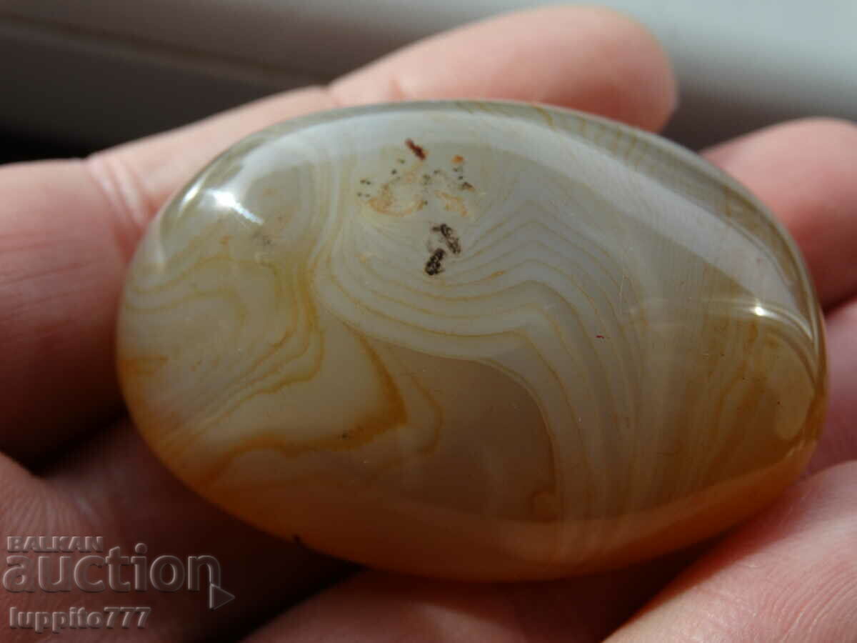 Auction 92 grams of sardonyx agate Auction 92 grams of sardonyx agate