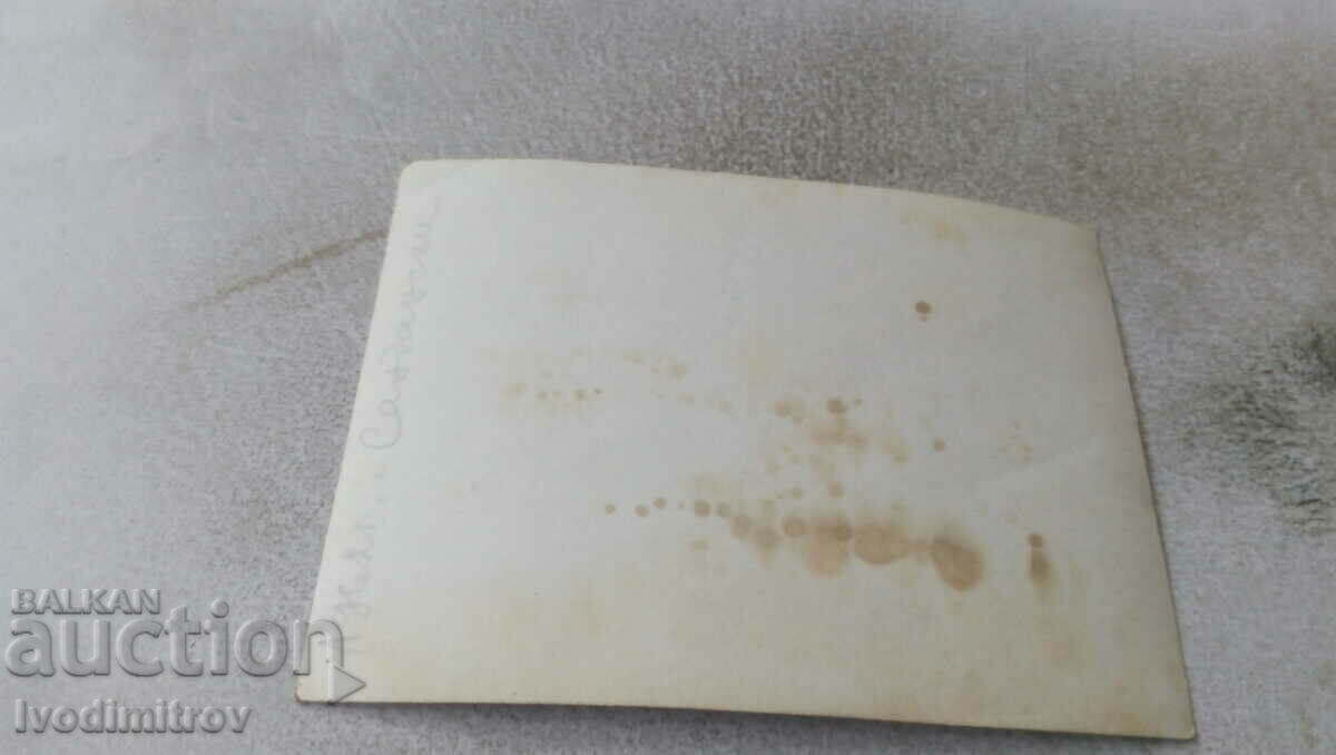 Photo Man and woman next to a tap with price 0.75 BGN | € 0.38 Photo Man and woman next to a tap with price 0.75 BGN | € 0.38