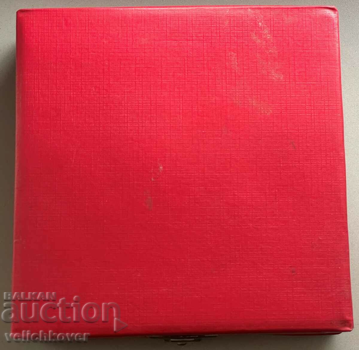 Delivery of 34165 Bulgaria Plaque Bulgarian Olympic Committee Merit Delivery of 34165 Bulgaria Plaque Bulgarian Olympic Committee Merit