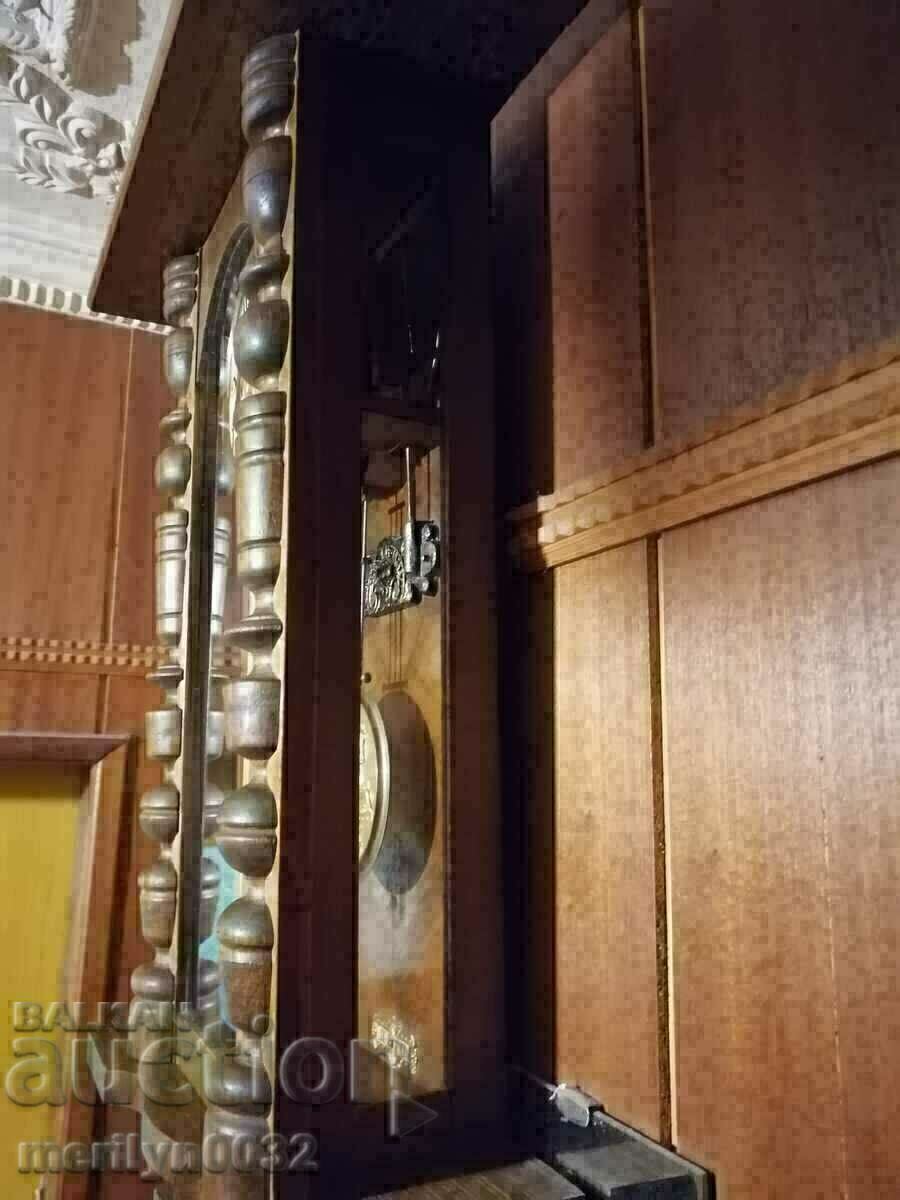Delivery of German wall clock from the 1890s