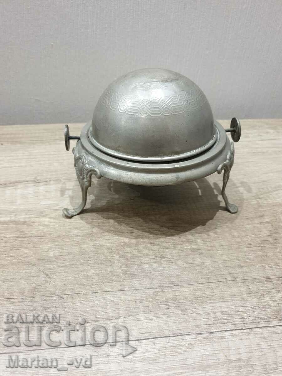 Old bronze bonbonniere with price 40.00 BGN | € 20.45 Old bronze bonbonniere with price 40.00 BGN | € 20.45