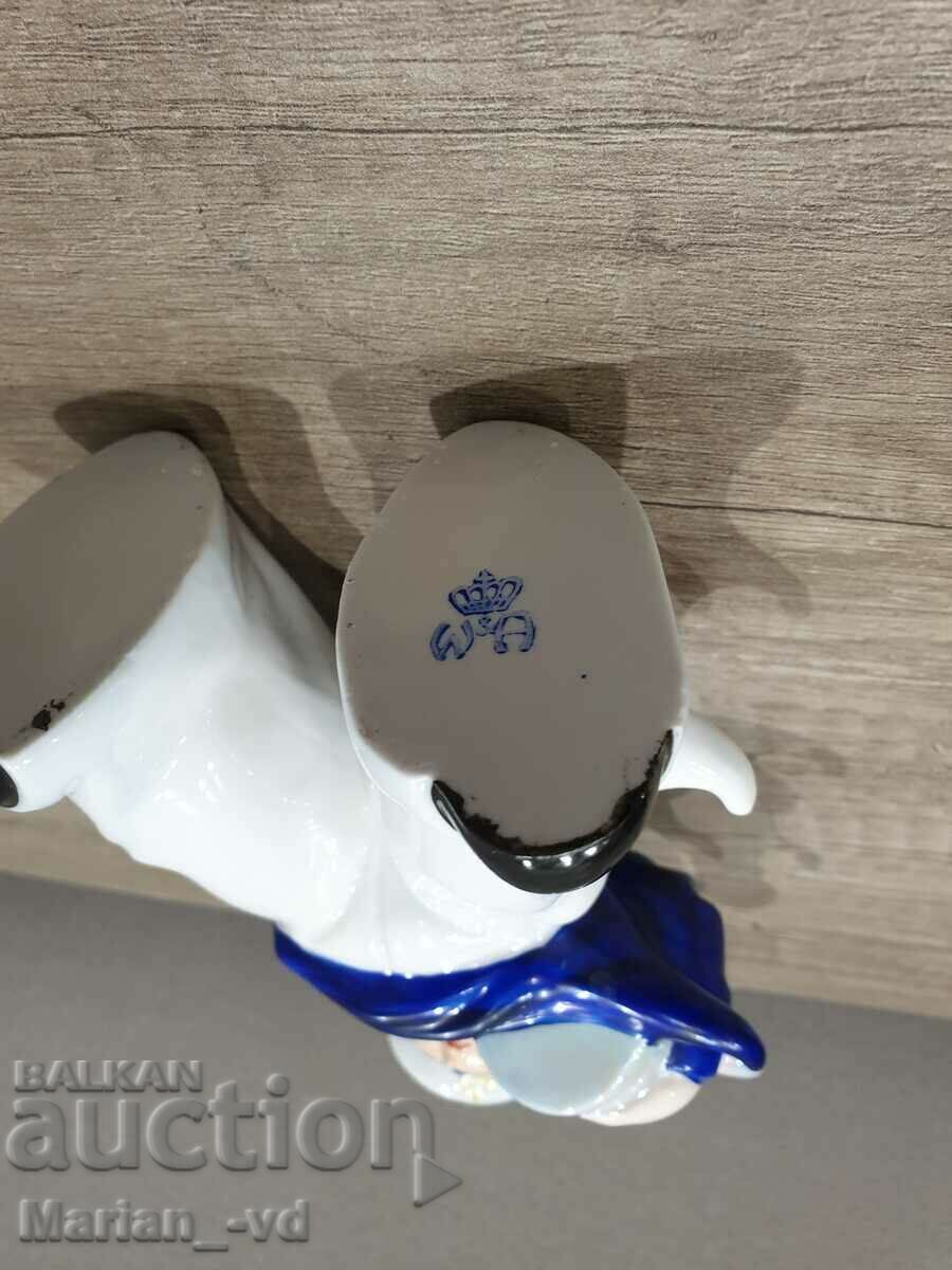 Delivery of Old German porcelain liquor bottle with 6 cups Delivery of Old German porcelain liquor bottle with 6 cups