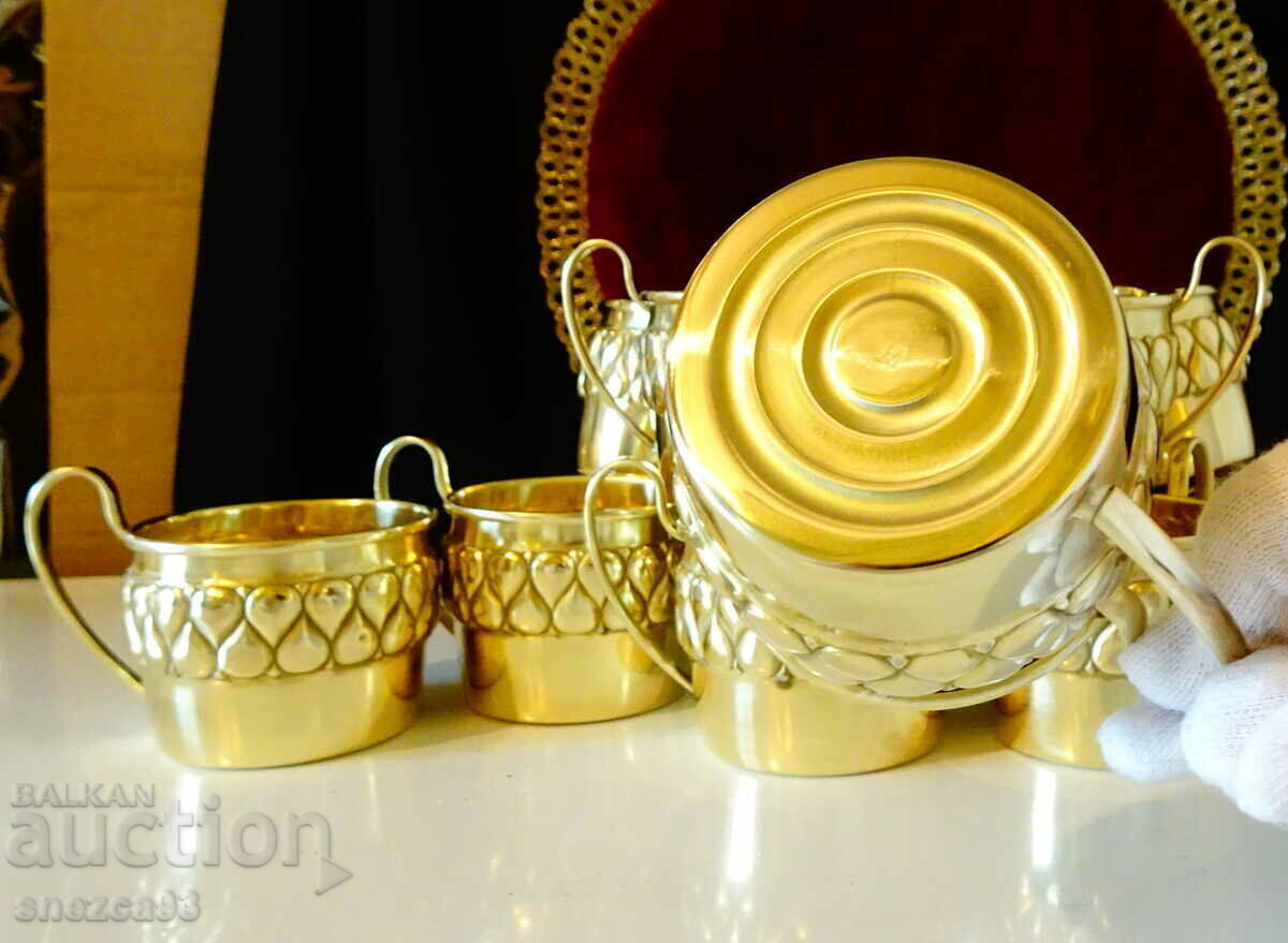 Delivery of Gold-plated glasses with a gorgeous Wümak relief, 6 pieces