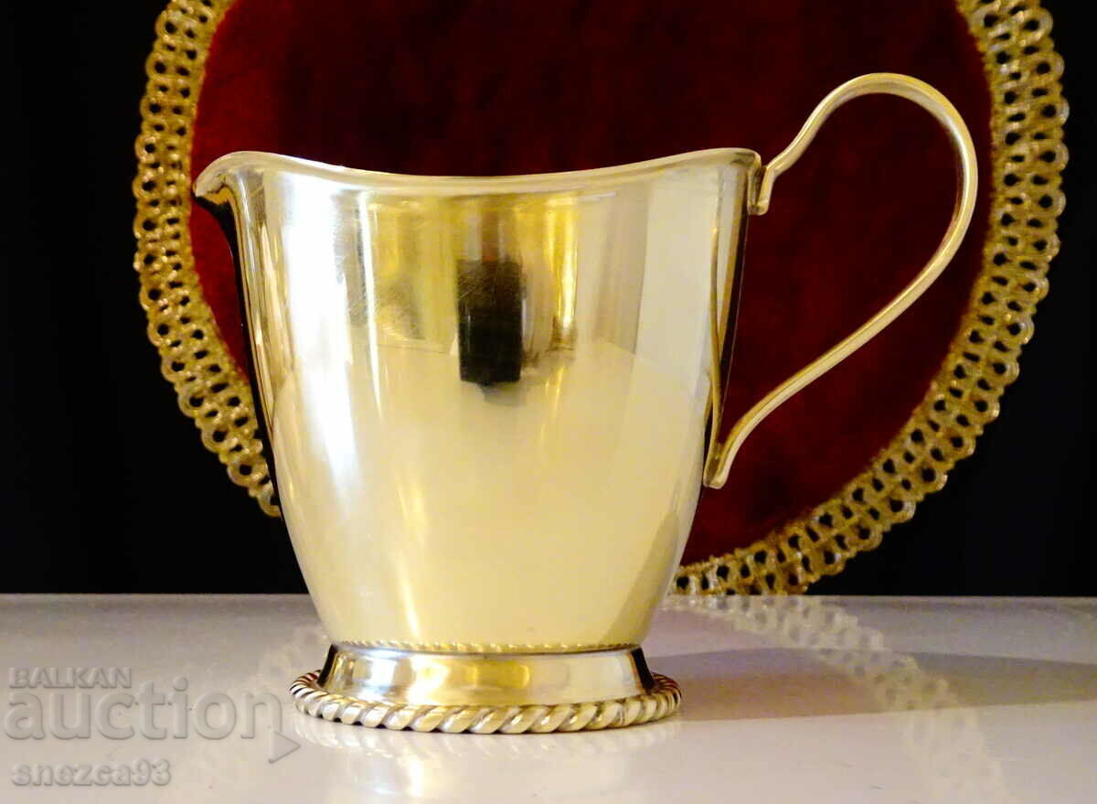 Auction Brass jug, latiera, jug Auction Brass jug, latiera, jug