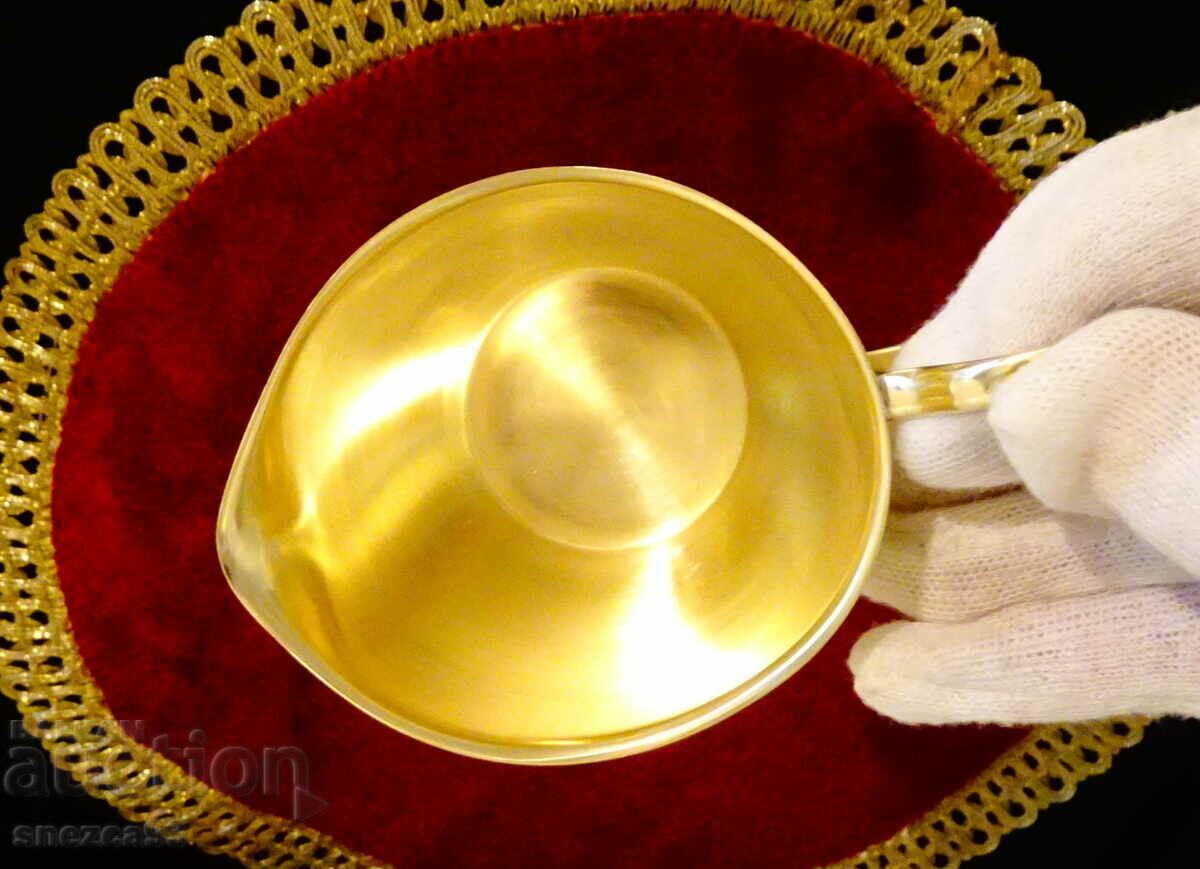 Delivery of Brass jug, latiera, jug Delivery of Brass jug, latiera, jug