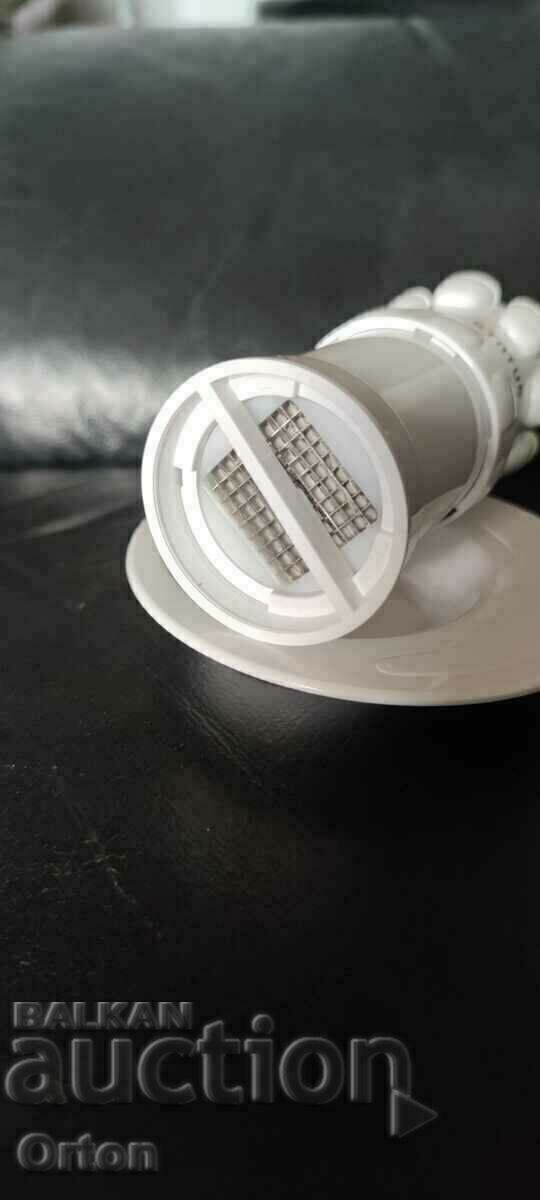 Delivery of Garlic grinder Delivery of Garlic grinder