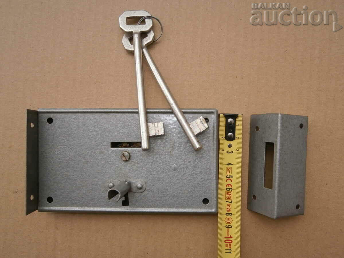 Auction  Old lock locks lock locks lock