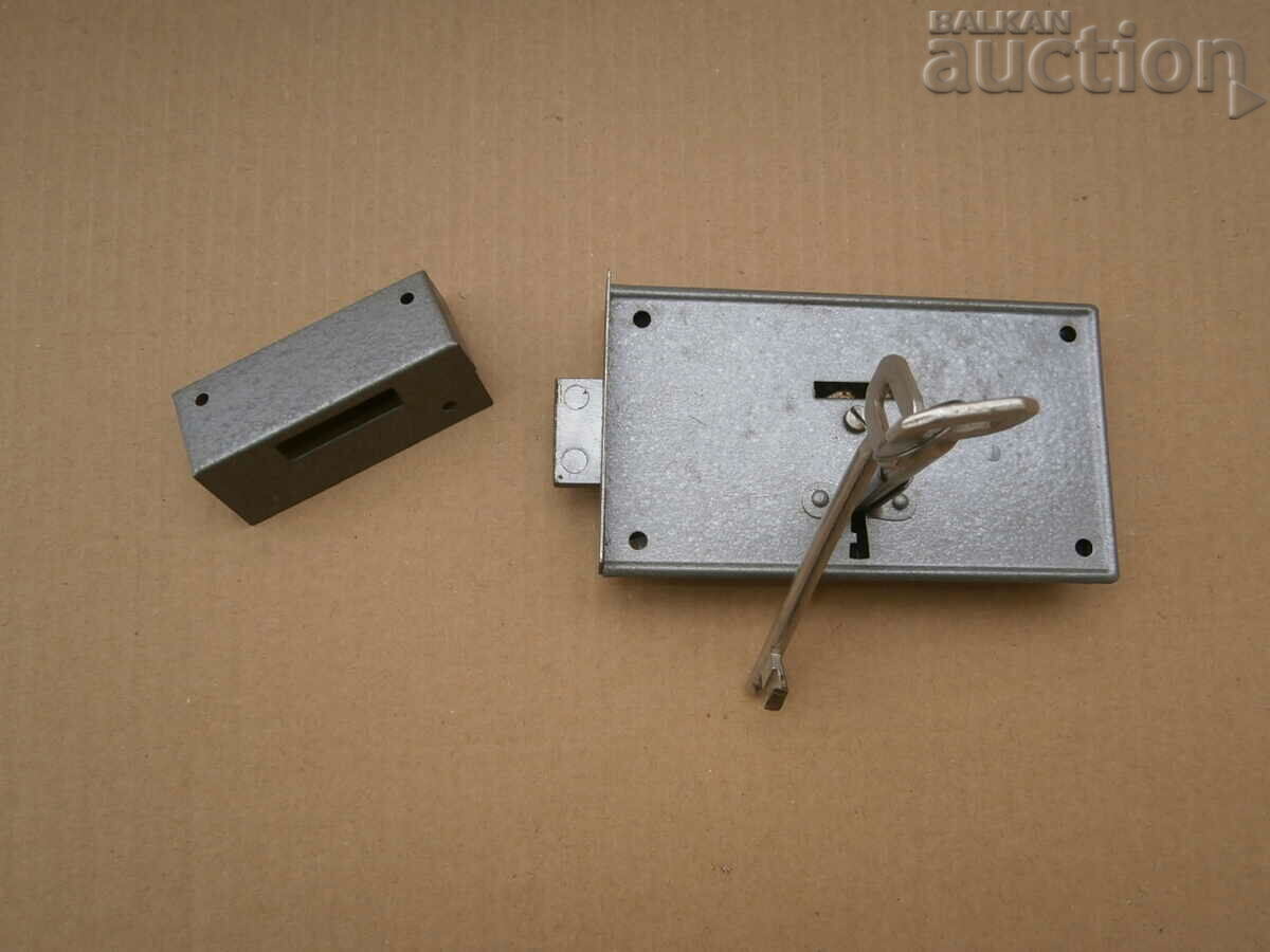 Old lock locks lock locks lock - 5