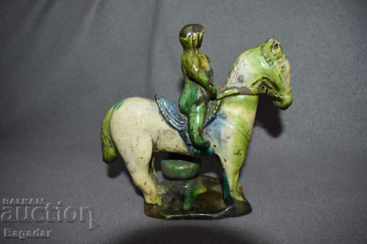 Delivery of Old ceramic statuette figure candlestick lamp Delivery of Old ceramic statuette figure candlestick lamp