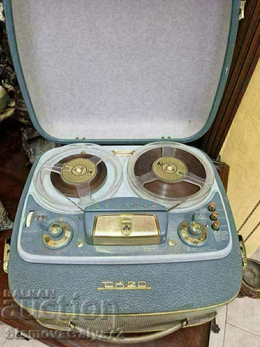 Antique German Grundig TK 20 Reel Tape Recorder - 6