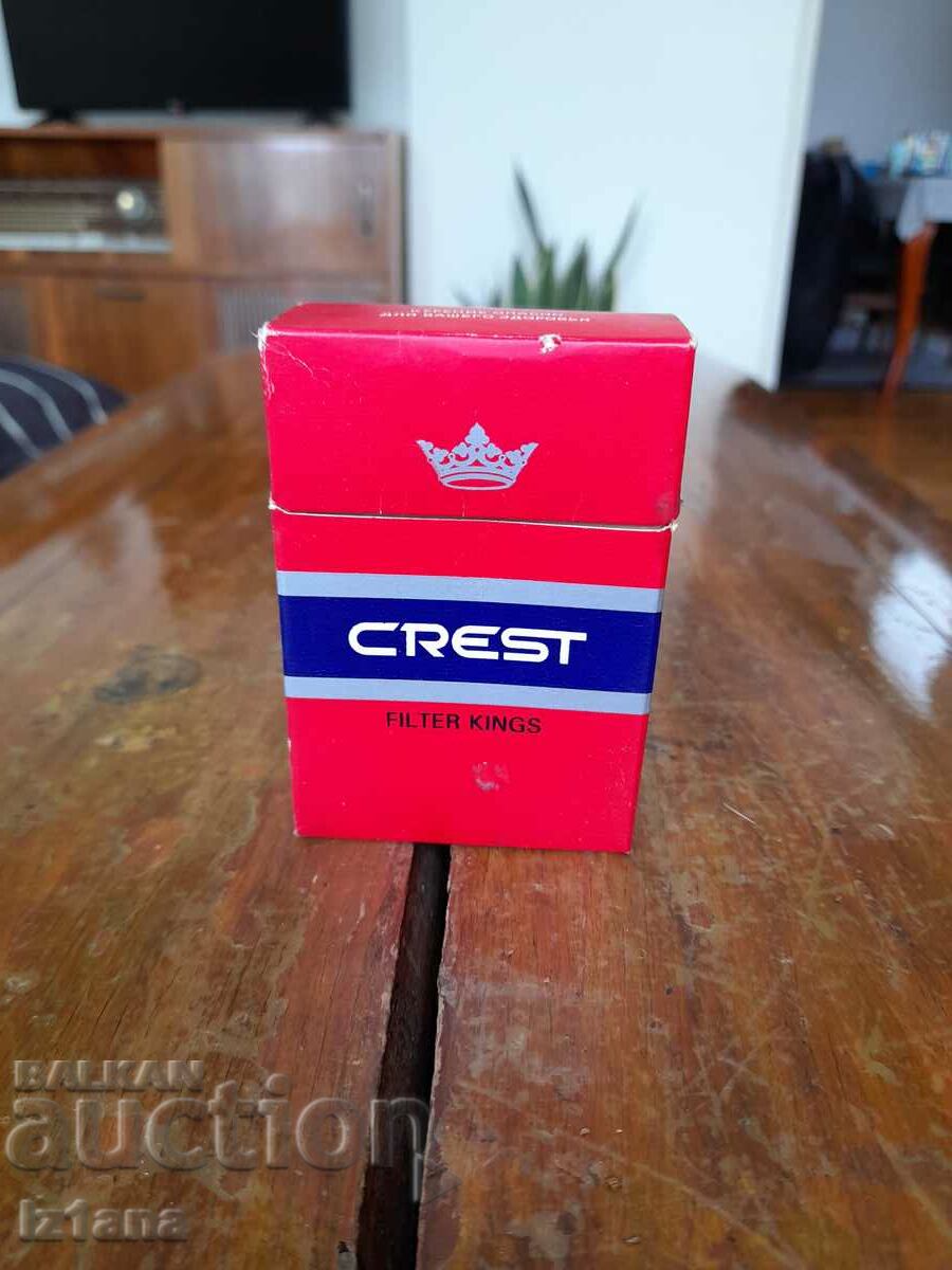 O cutie veche de țigări Crest