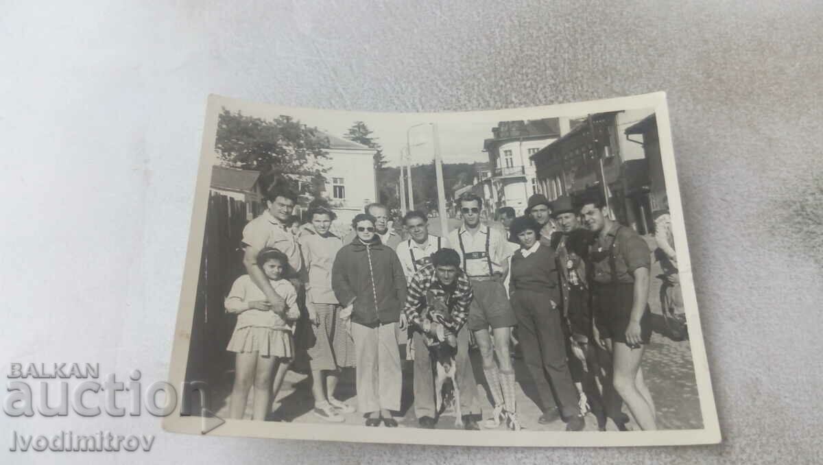 Photo Samokov Men, women and children on the way to Maliovitsa 1960