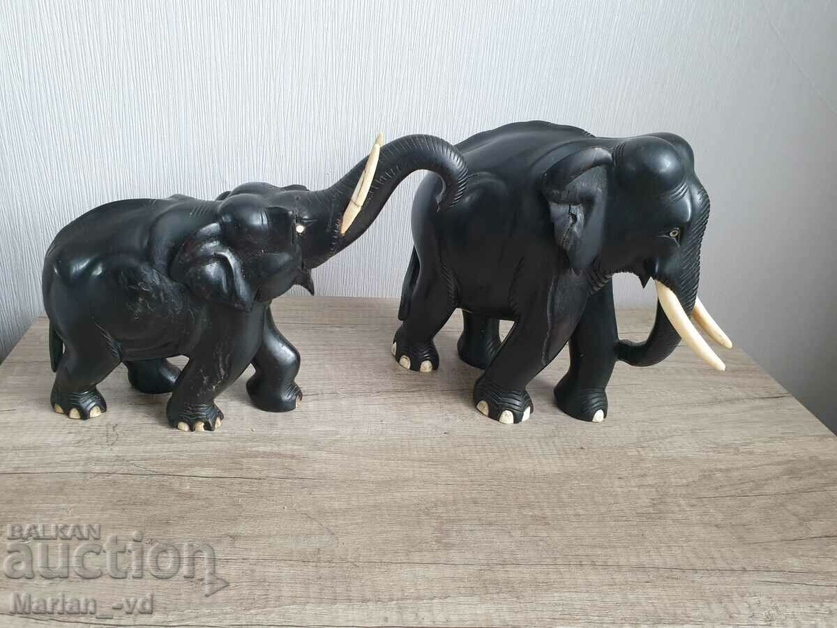Two elephants of solid ebony wood and bone for tusks and claws - 5 Two elephants of solid ebony wood and bone for tusks and claws - 5