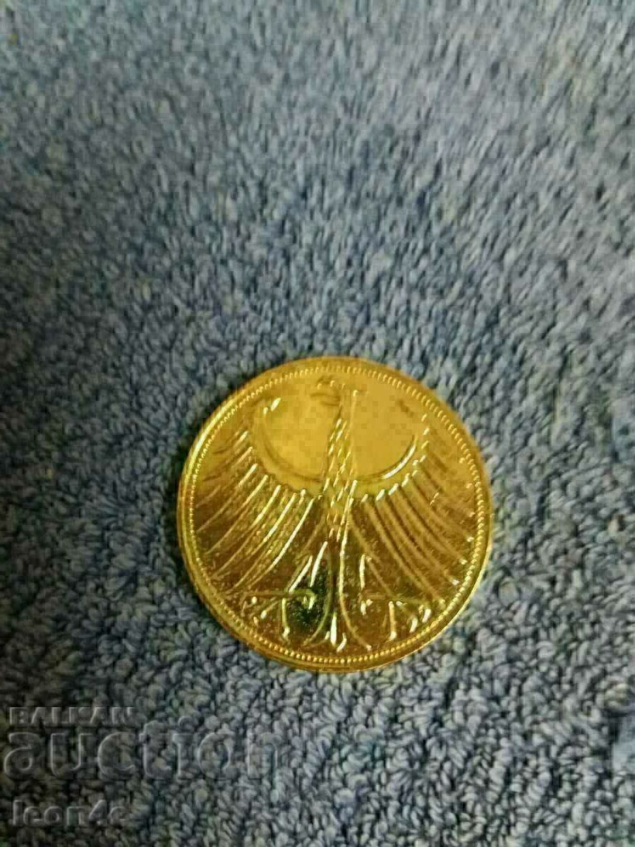 Delivery of 5 Deutsche Marks