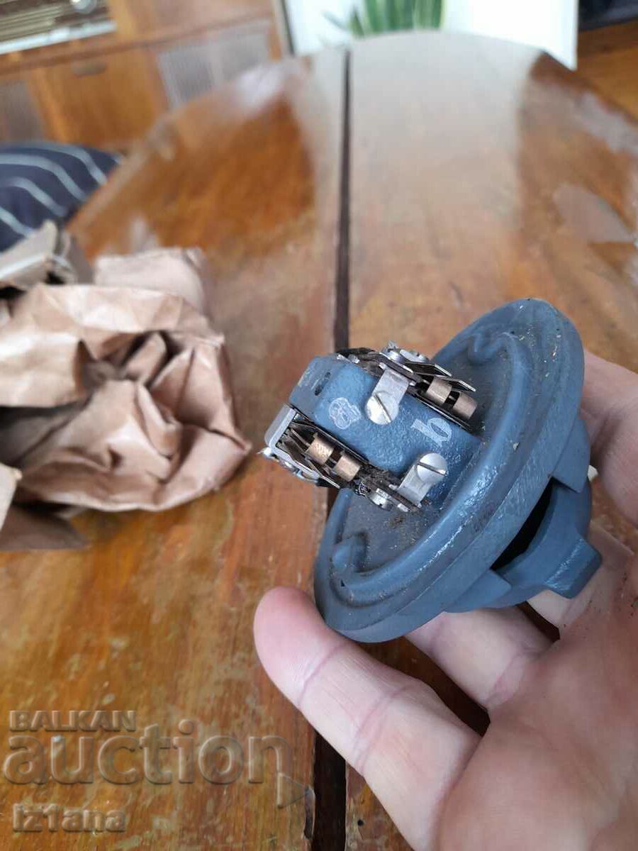 Delivery of Old rosette Delivery of Old rosette