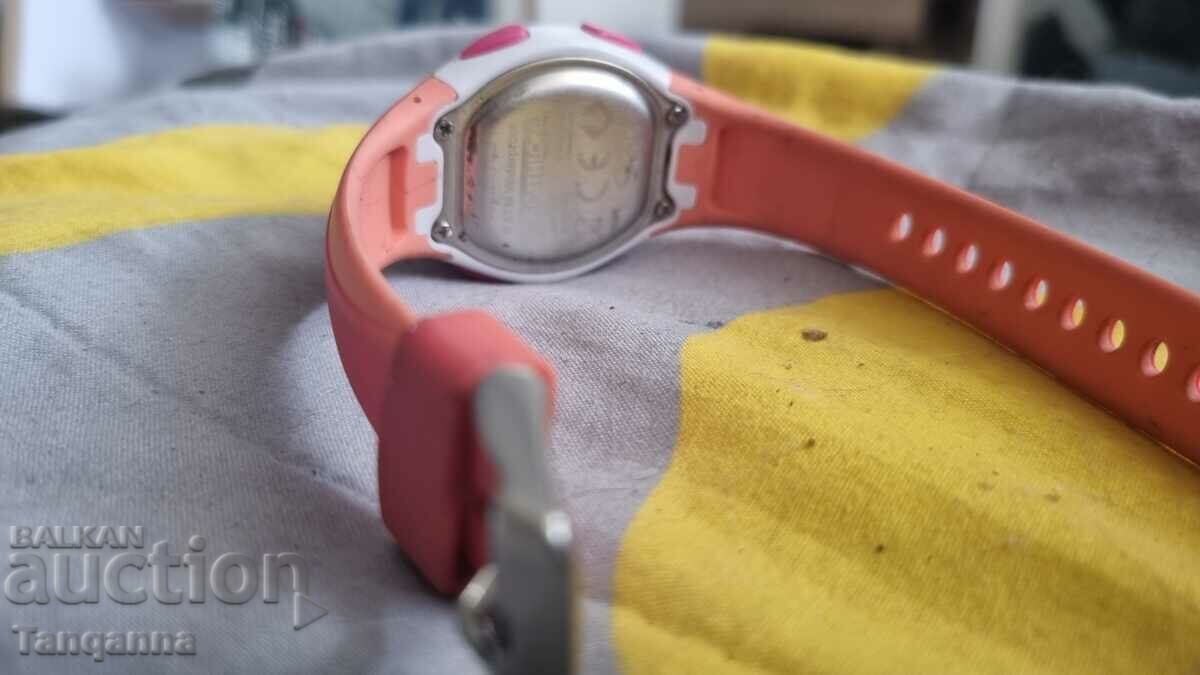 Decathlon clock with price 12.00 BGN | € 6.14 Decathlon clock with price 12.00 BGN | € 6.14