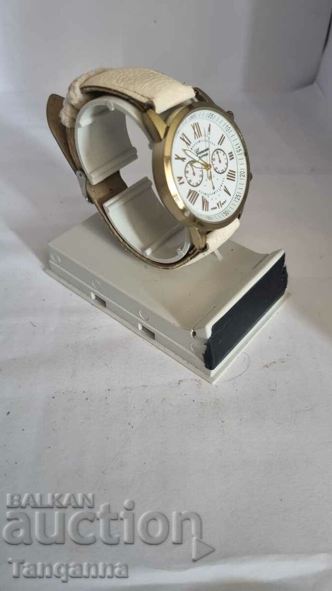 Watch with price 8.00 BGN | € 4.09 Watch with price 8.00 BGN | € 4.09