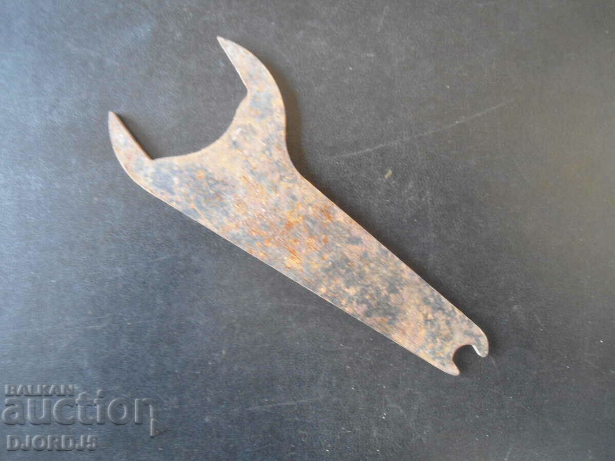 Auction Old key Auction Old key