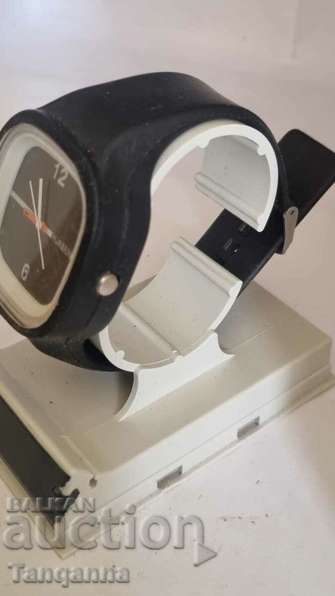 Ръчен часовник с цена 15.00 лв. | € 7.67 Ръчен часовник с цена 15.00 лв. | € 7.67