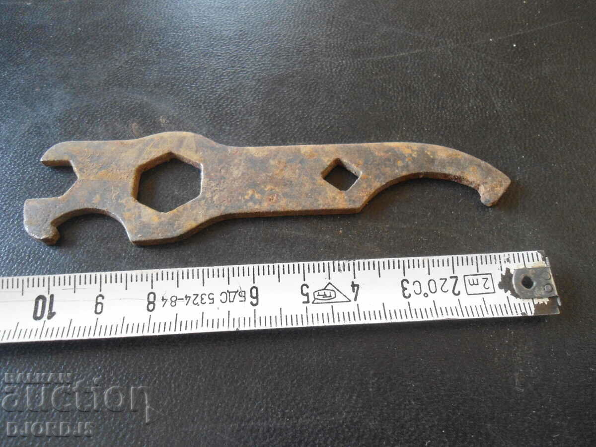 Auction Old key Auction Old key