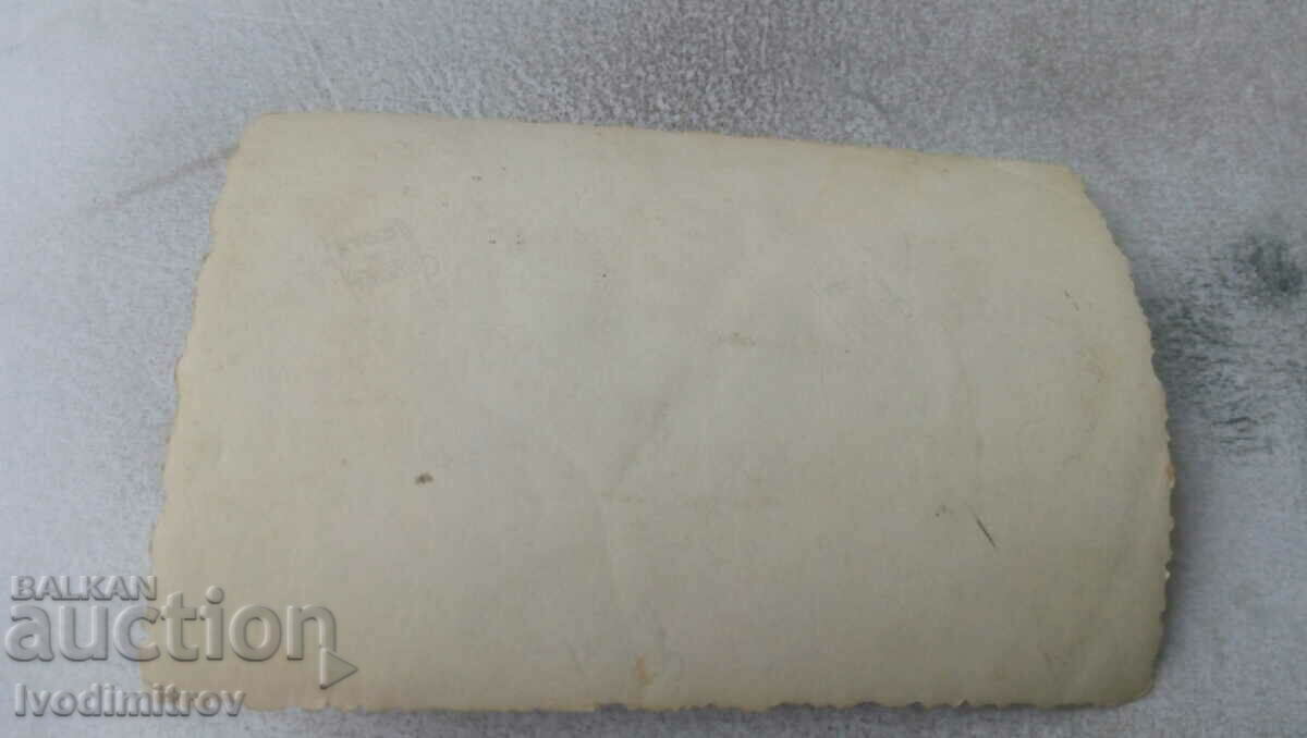 Photo Three young men and two girls with price 0.85 BGN | € 0.43 Photo Three young men and two girls with price 0.85 BGN | € 0.43