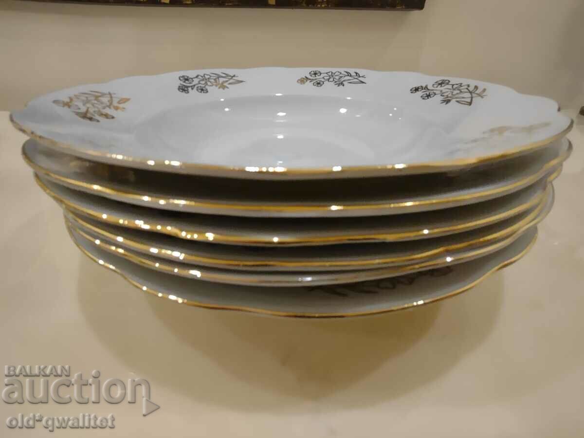 Porcelain service of 6 plates, for 6 persons, Czechoslovakia with price 297.00 BGN | € 151.85 Porcelain service of 6 plates, for 6 persons, Czechoslovakia with price 297.00 BGN | € 151.85