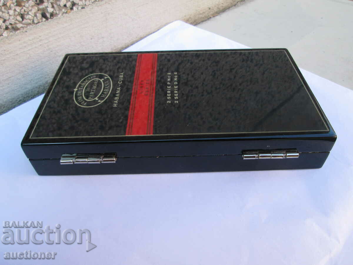 LUXURY BOX OF BRANDED HAVANA CIGARS - 6