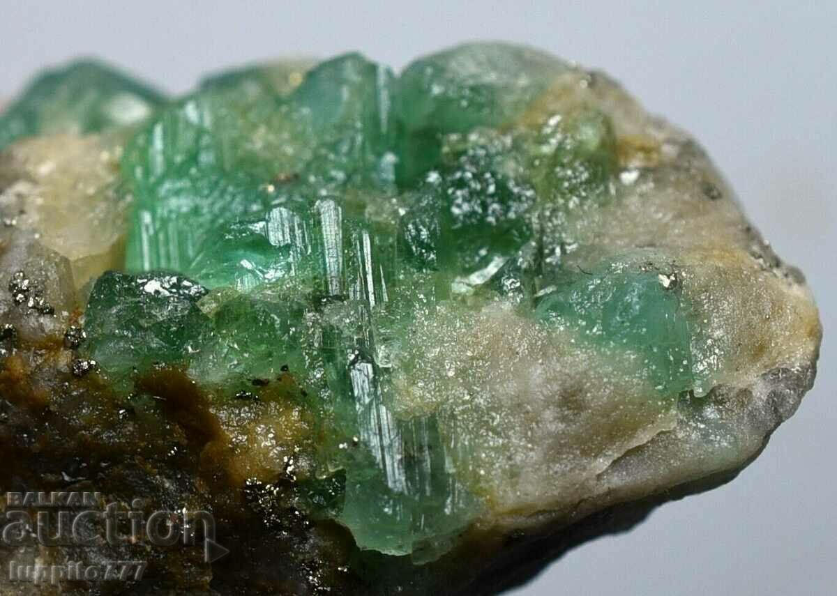 Παράδοση emerald emerald beryl on matrix μοναδικό Παράδοση emerald emerald beryl on matrix μοναδικό