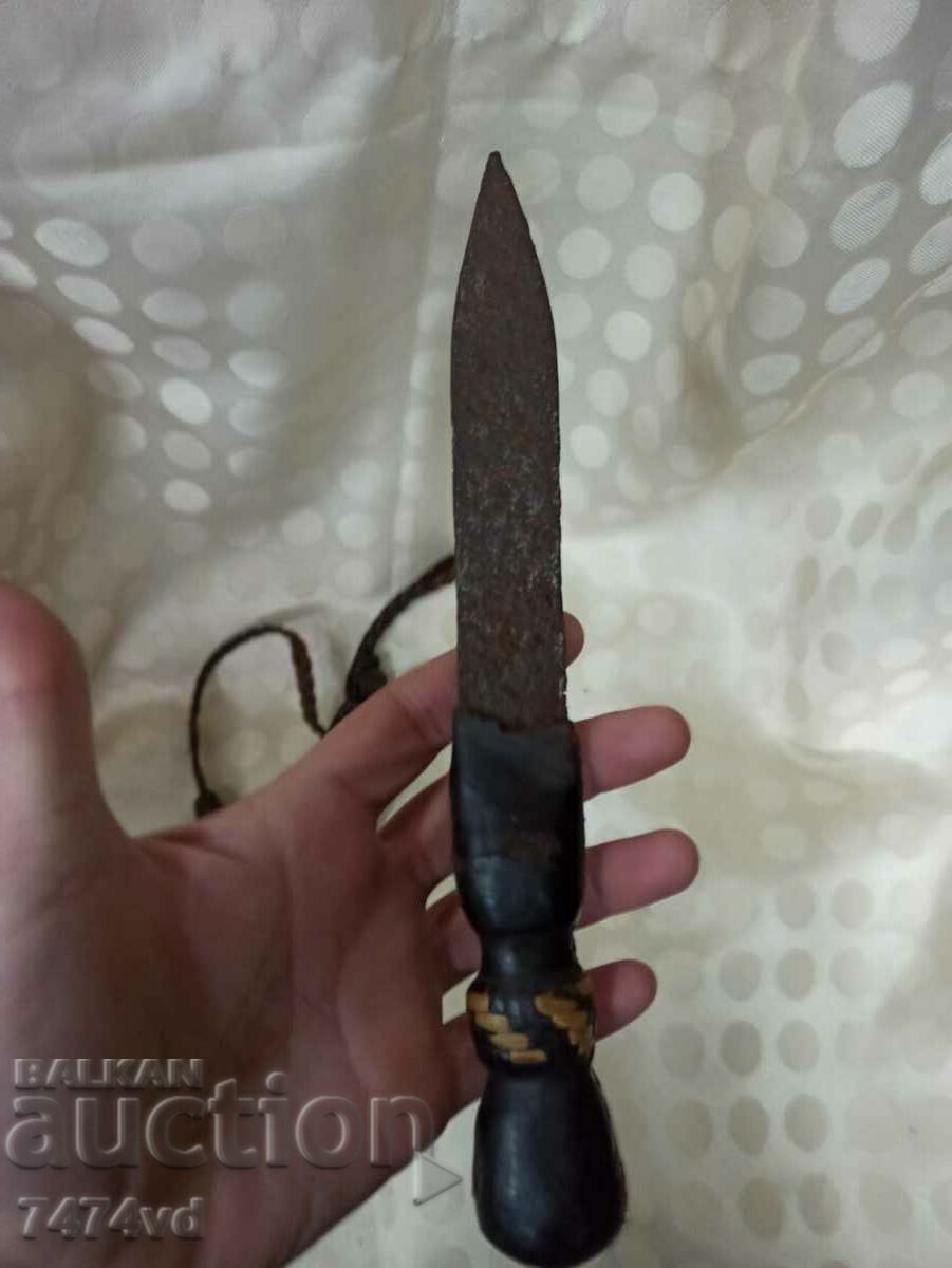 OLD DAGGER, KNIFE, BLADE, ETC - 6 OLD DAGGER, KNIFE, BLADE, ETC - 6