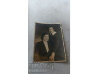Снимка Жена и младо момиче 1941