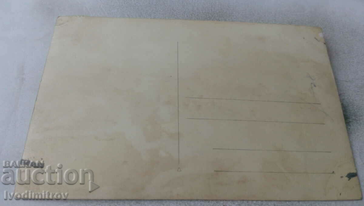 Photo Men and women in a newly constructed four-story building with price 3.65 BGN | € 1.87 Photo Men and women in a newly constructed four-story building with price 3.65 BGN | € 1.87