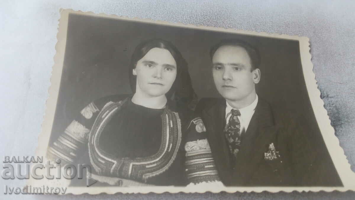 Φωτογραφία Άνδρας και γυναίκα στη φορεσιά