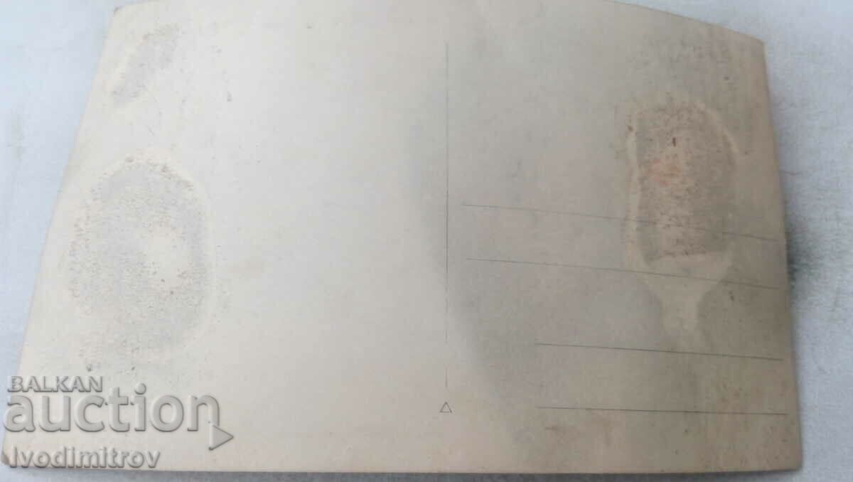 Photo Plovdiv Man and woman on a hill in the city with price 1.45 BGN | € 0.74 Photo Plovdiv Man and woman on a hill in the city with price 1.45 BGN | € 0.74