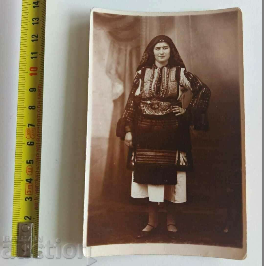 ΓΥΝΑΙΚΑ ΦΟΡΕΣ ΠΑΛΙΑ ΦΩΤΟΦΩΤΟΓΡΑΦΙΑ με τιμή 75.00 BGN | € 38.35 ΓΥΝΑΙΚΑ ΦΟΡΕΣ ΠΑΛΙΑ ΦΩΤΟΦΩΤΟΓΡΑΦΙΑ με τιμή 75.00 BGN | € 38.35